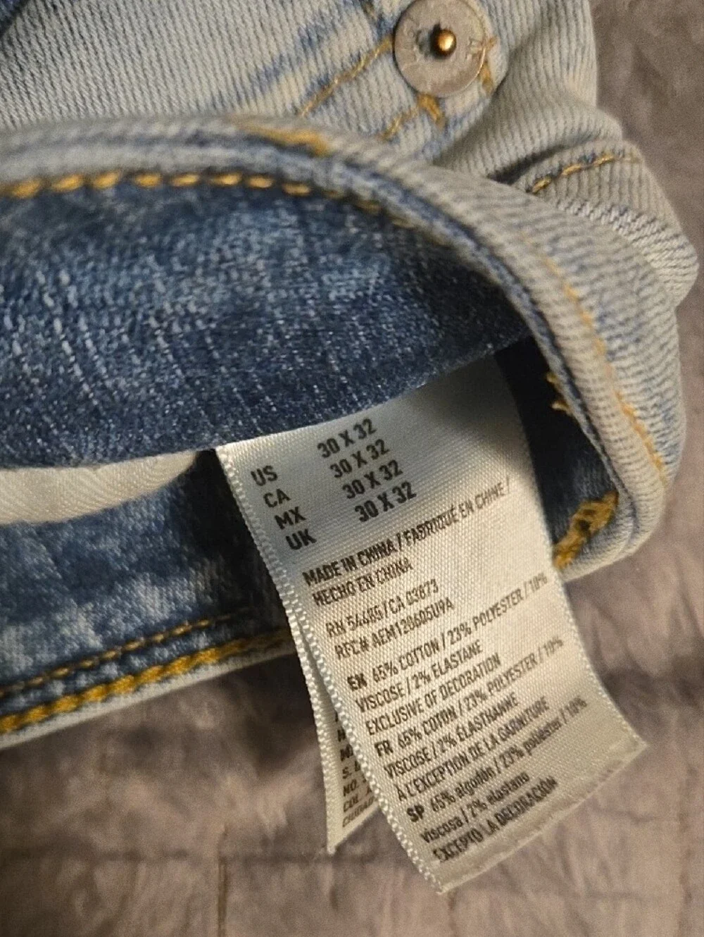 American Eagle Outfitters Extreme FlexLight Wash Distressed Size 30x32